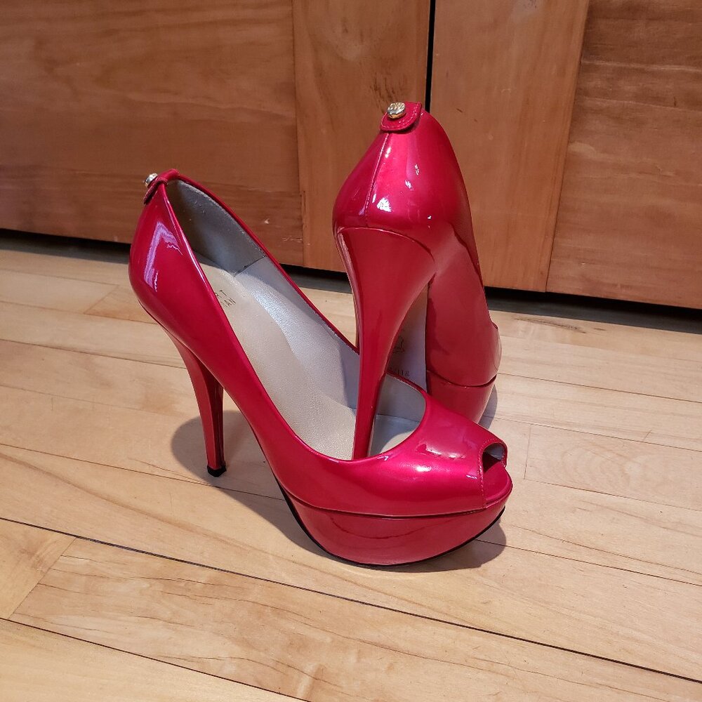 Stuart Weitzman Cherry Red Patent Leather Peep Toe Platform Heels Valentine 6W